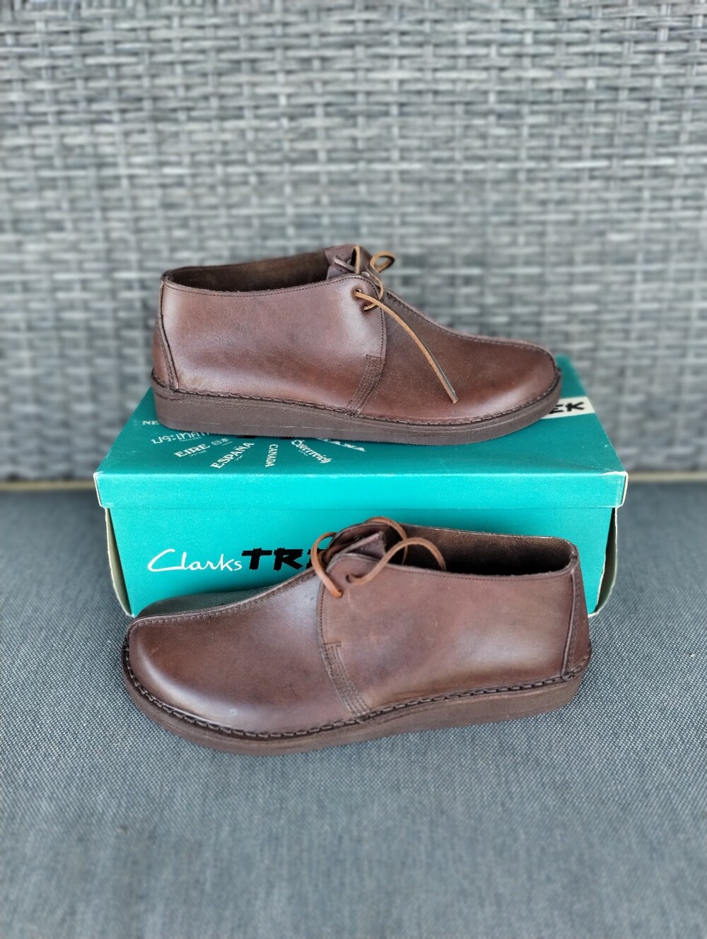 Vintage Clarks Trek Brown Leather Shoes Men’s Size 10 MM Made in England NOS Box